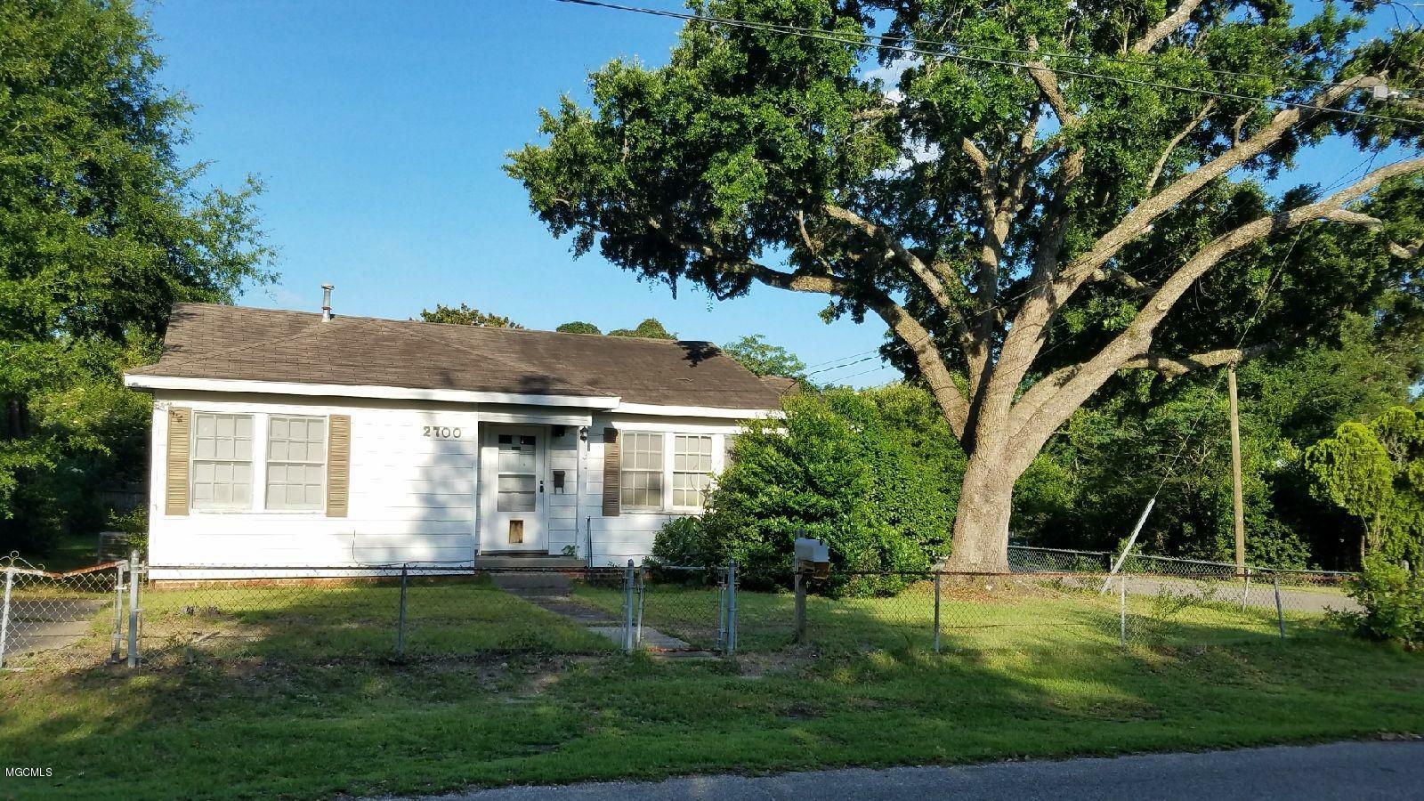 2700 Pine Avenue  Gulfport MS 39501 photo