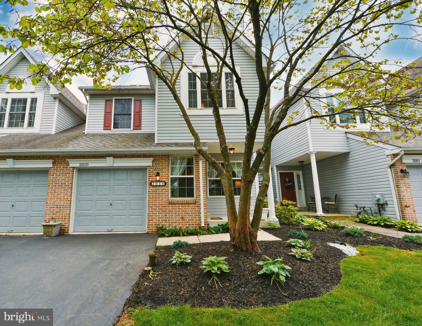 Property Photo:  2010 Greenes Way Circle  PA 19426 