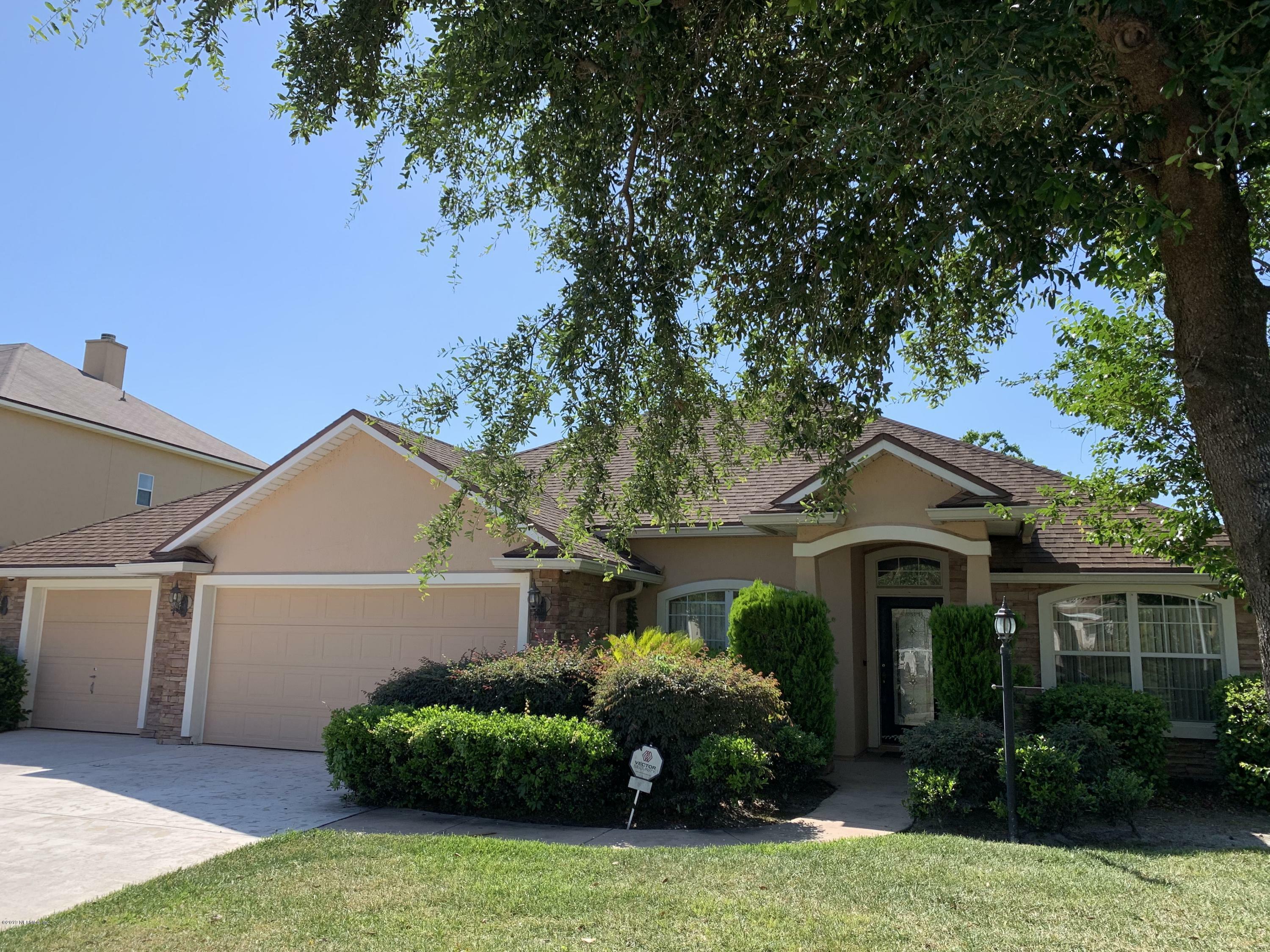 Property Photo:  1688 Hollow Glen Drive  FL 32068 