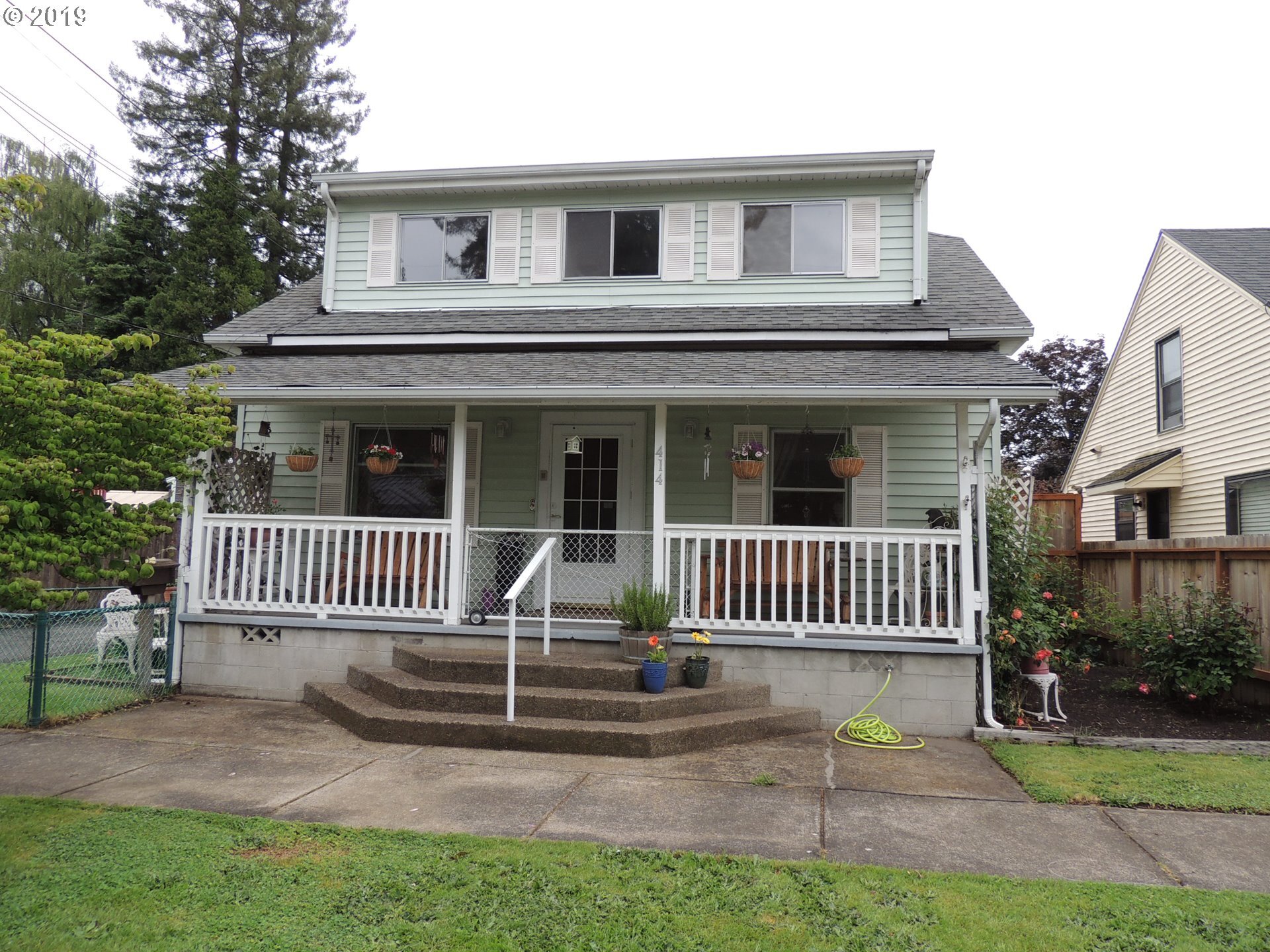 Property Photo:  414 S Edwards St  OR 97132 