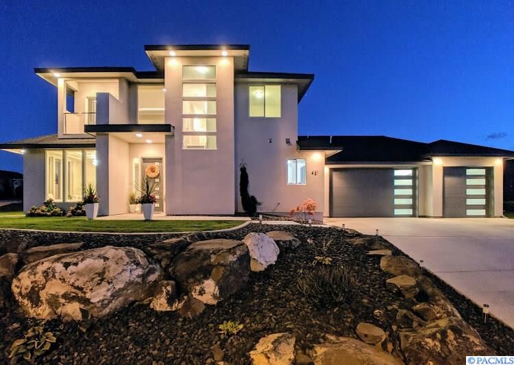 Property Photo: 451 Sundance Dr. WA 99352