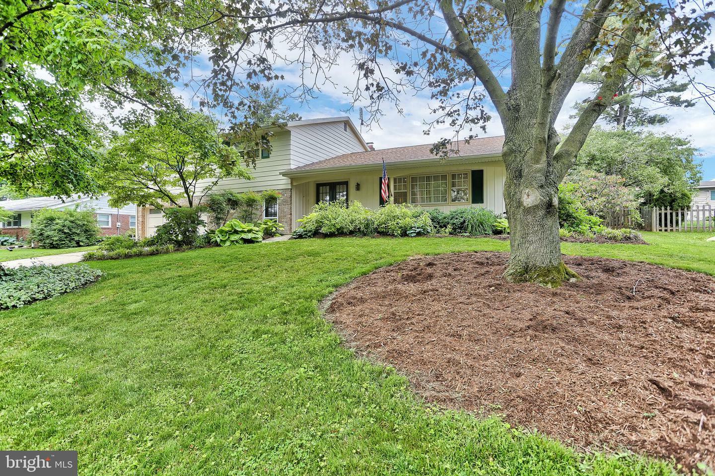 Property Photo:  2000 Hollywood Parkway  PA 17403 