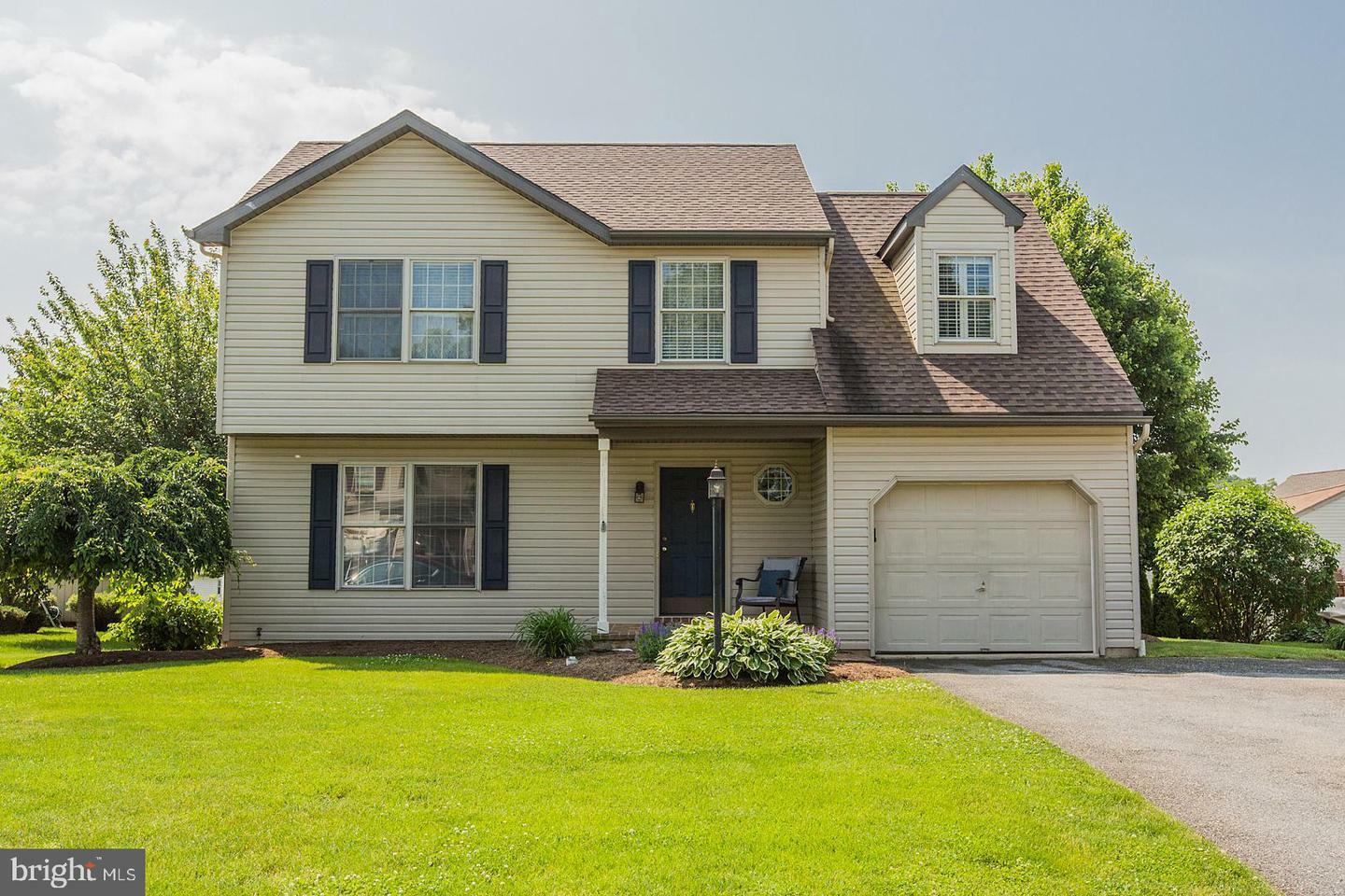 Property Photo: 29 Hemlock Drive PA 17602