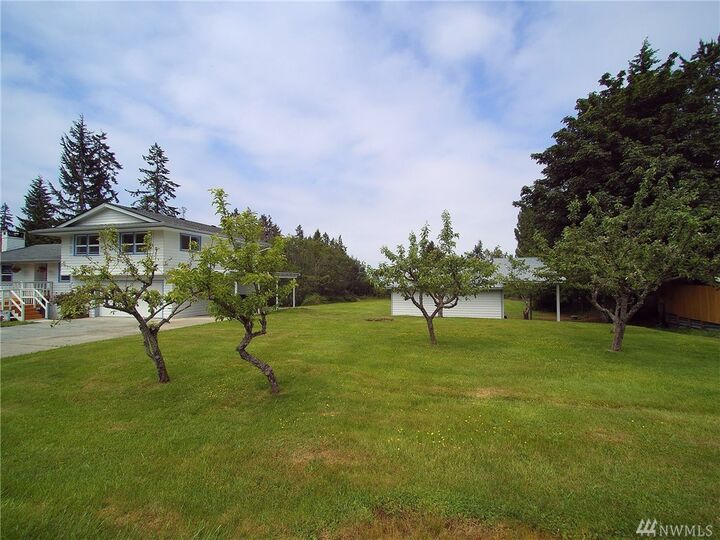 Property Photo: 1011 E Grant Ave WA 98362