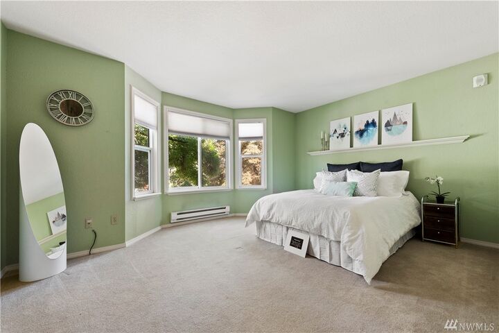 Property Photo: 4200 Factoria Blvd SE B18 WA 98006