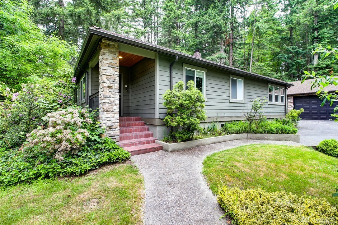 Property Photo:  19322 NE 156th Ave  WA 98072 