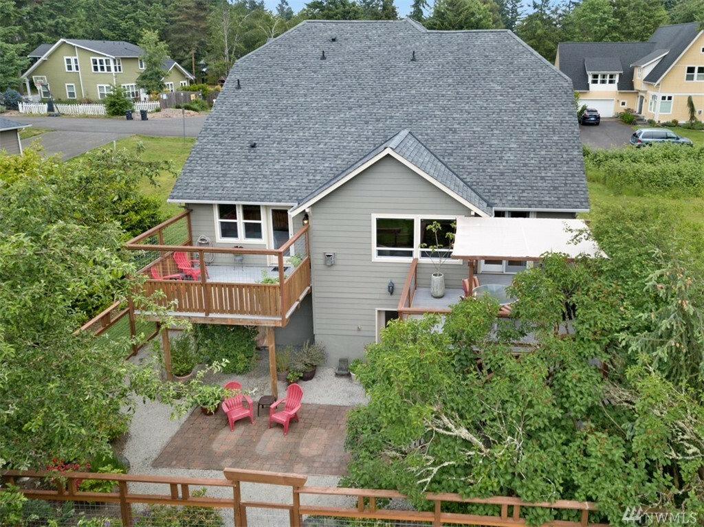 Property Photo: 1817 Rose St NE WA 98506