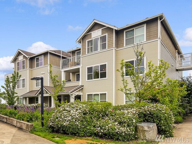 Property Photo: 2980 SW Raymond St 204 WA 98126