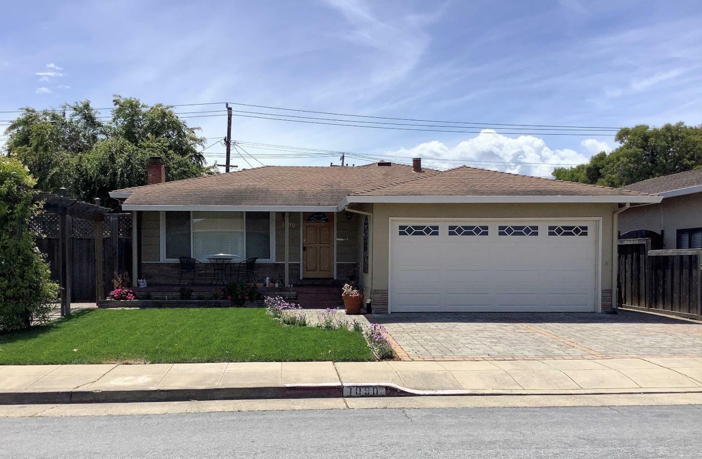 Property Photo:  1090 Fiesta Drive  CA 94403 