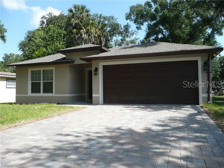 Property Photo:  1406 E 20th Street E  FL 32771 
