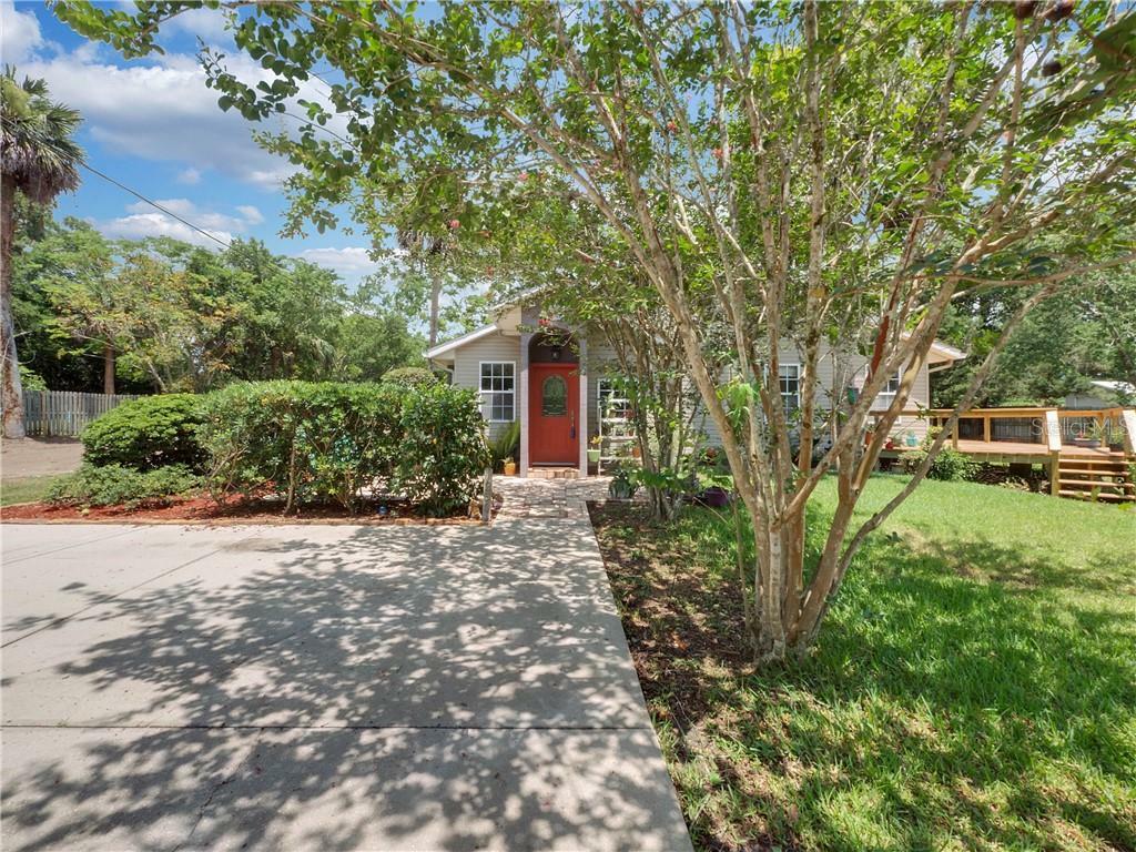 Property Photo:  250 E 20th Avenue  FL 32757 