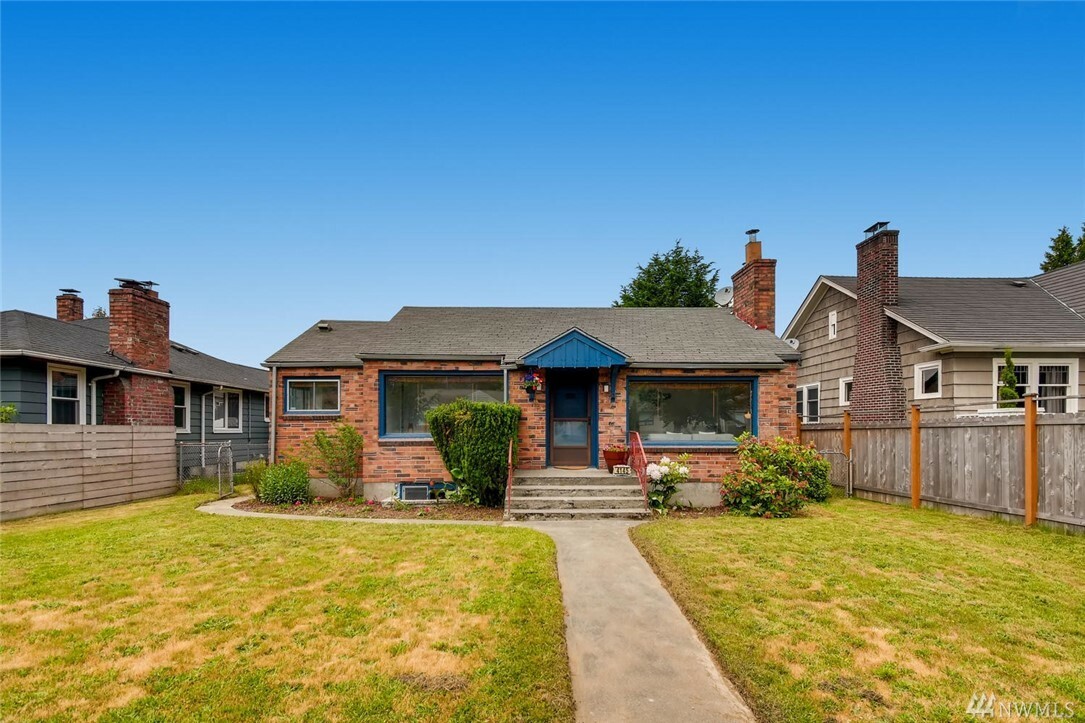 Property Photo: 4145 15th Ave S WA 98108