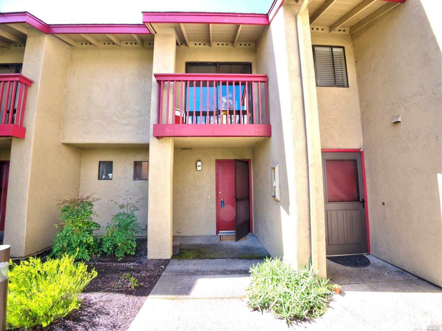 Property Photo:  45 Redwood Court  CA 95409 