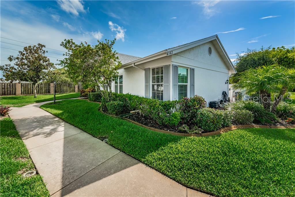 Property Photo:  4142 Castlewood Drive  FL 34691 