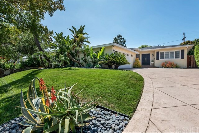 22114 Costanso Street  Woodland Hills CA 91364 photo