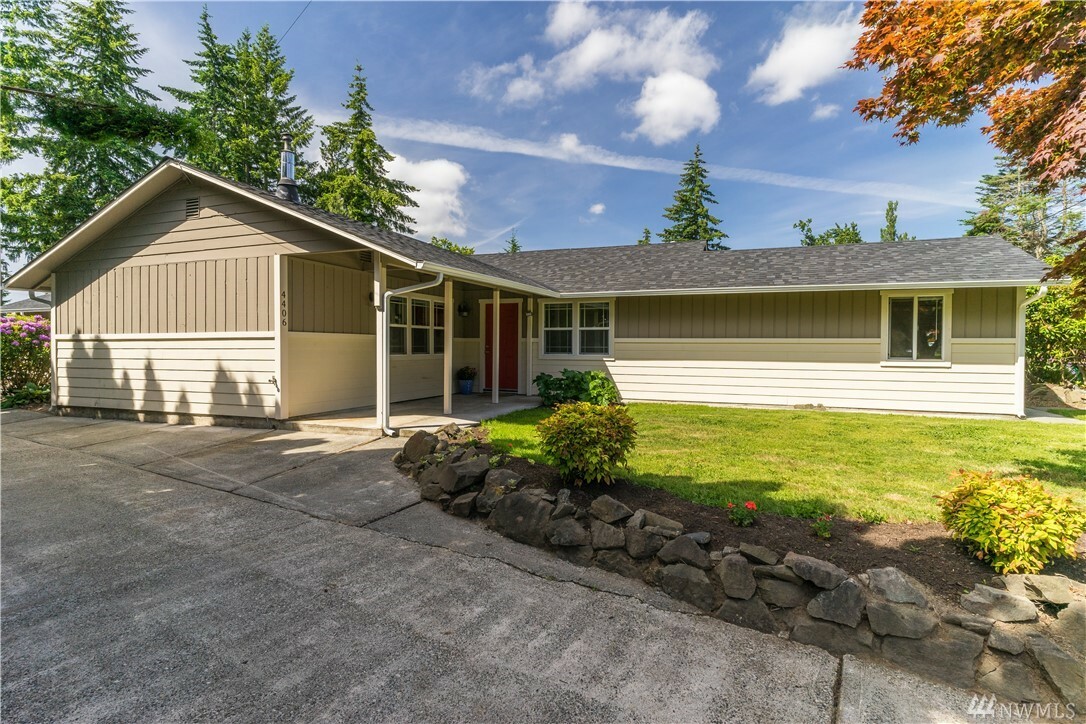 Property Photo:  4406 224th St SW  WA 98043 