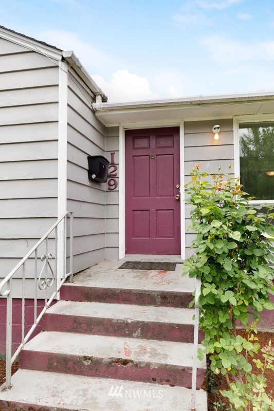 Property Photo: 129 30th Avenue E WA 98112