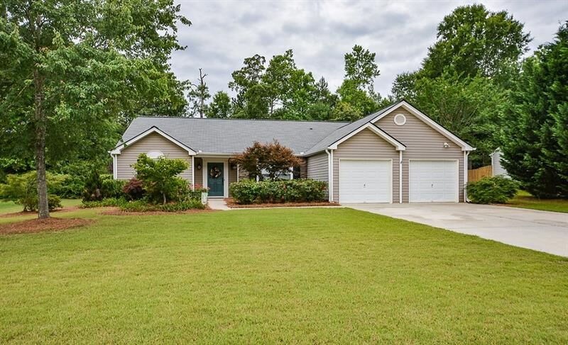 Property Photo: 152 Red Maple Way 30157