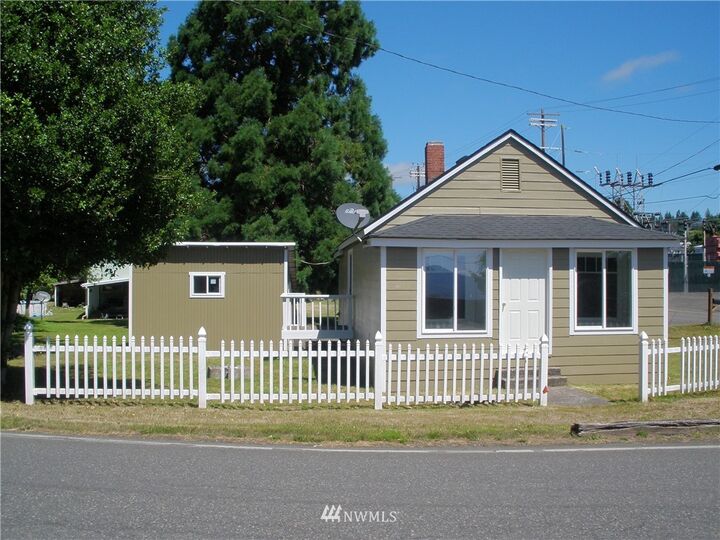 895 Columbia Street  Cathlamet WA 98612 photo
