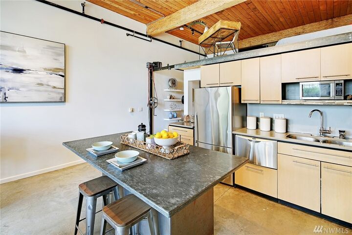 Property Photo:  1812 19th Ave 114  WA 98122 