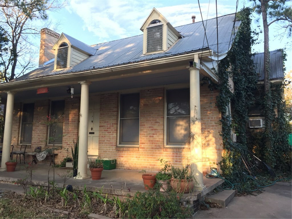 Property Photo: 3108 Robinson Avenue TX 78722