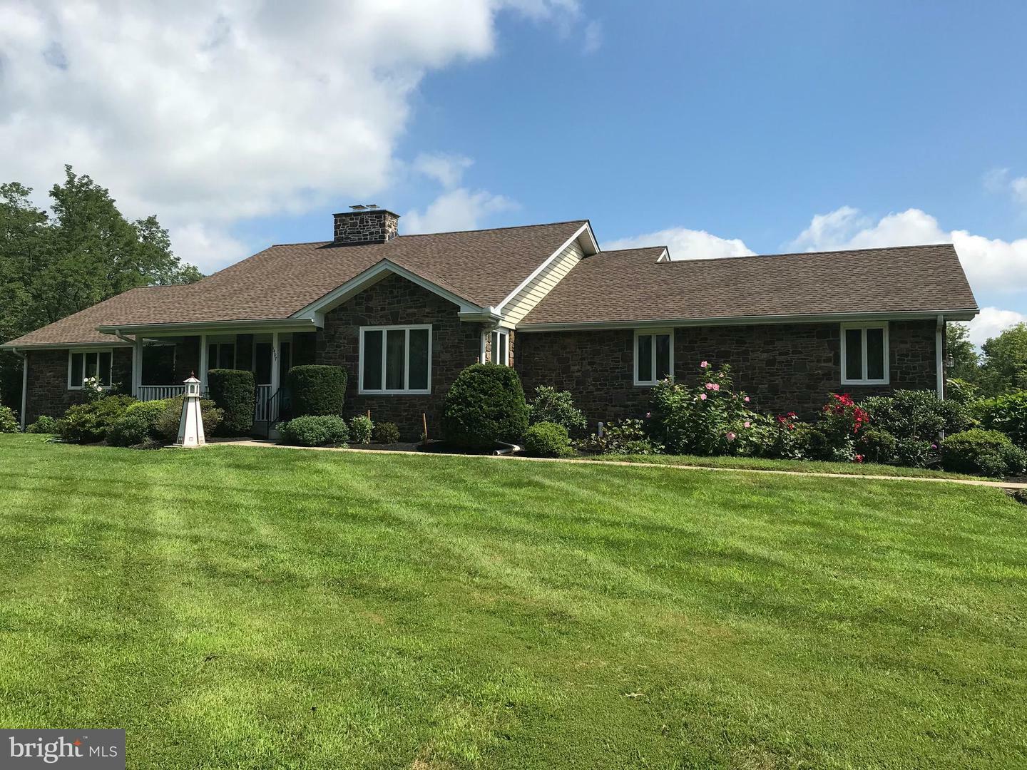 Property Photo: 1407 N Limekiln Pk PA 18914