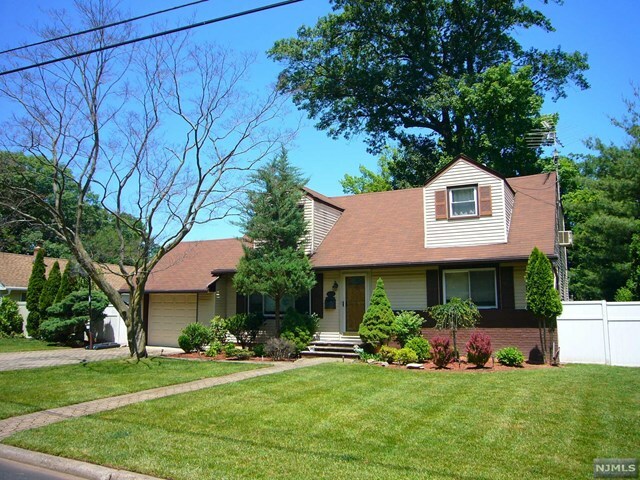 Property Photo:  7 Elmwood Terrace  NJ 07626 