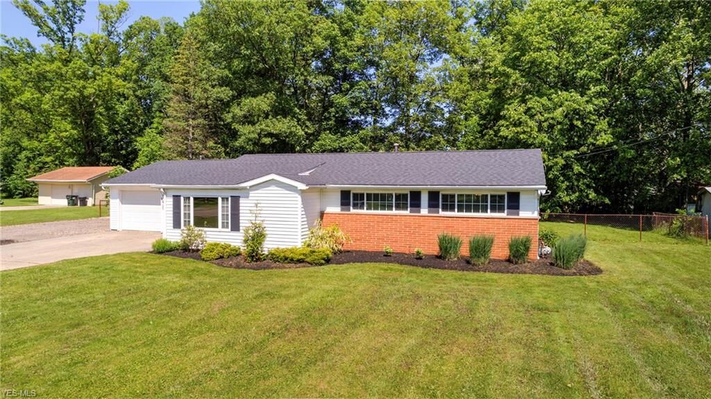 Property Photo:  9276 Mount Vernon Drive  OH 44241 