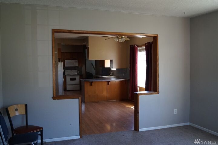 Property Photo:  2420 Pacific Ave  WA 98520 