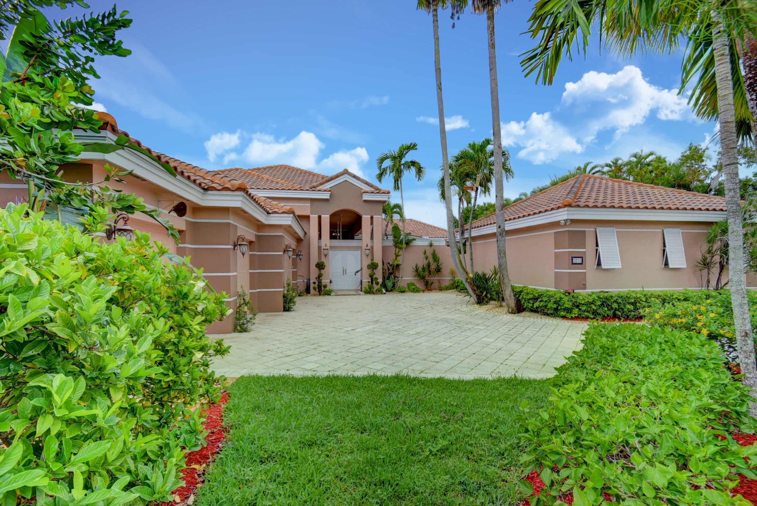 Property Photo:  7270 Sidonia Court  FL 33433 