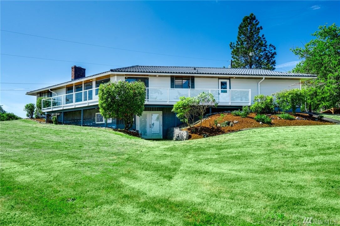 Property Photo:  1577 Scenic Heights Rd  WA 98277 