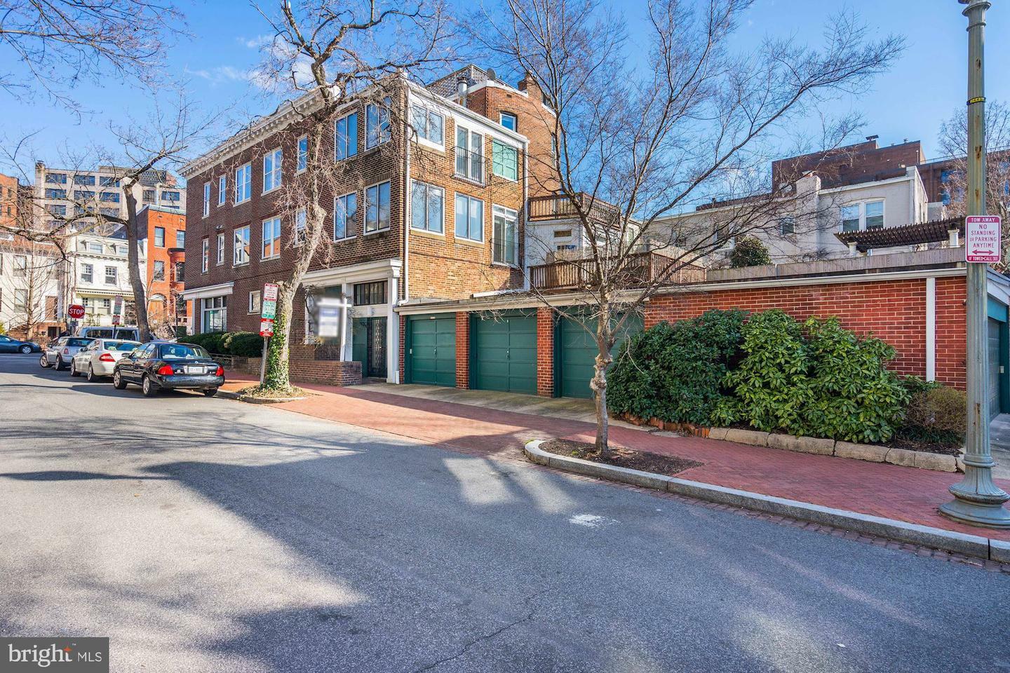 Property Photo: 1314 21st Street NW P3 DC 20036