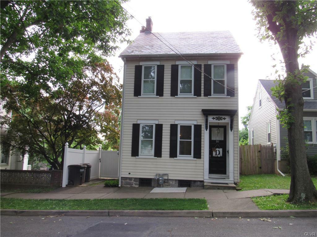 Property Photo:  911 Monocacy Street  PA 18018 