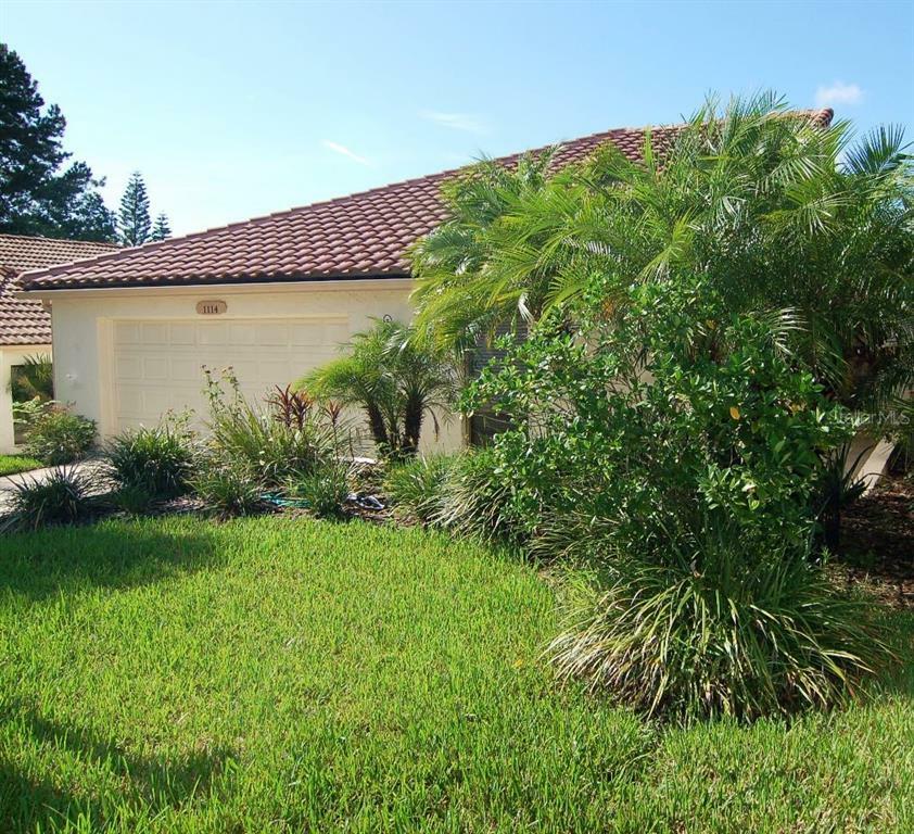 Property Photo: 1114 W Winged Foot Circle FL 32708