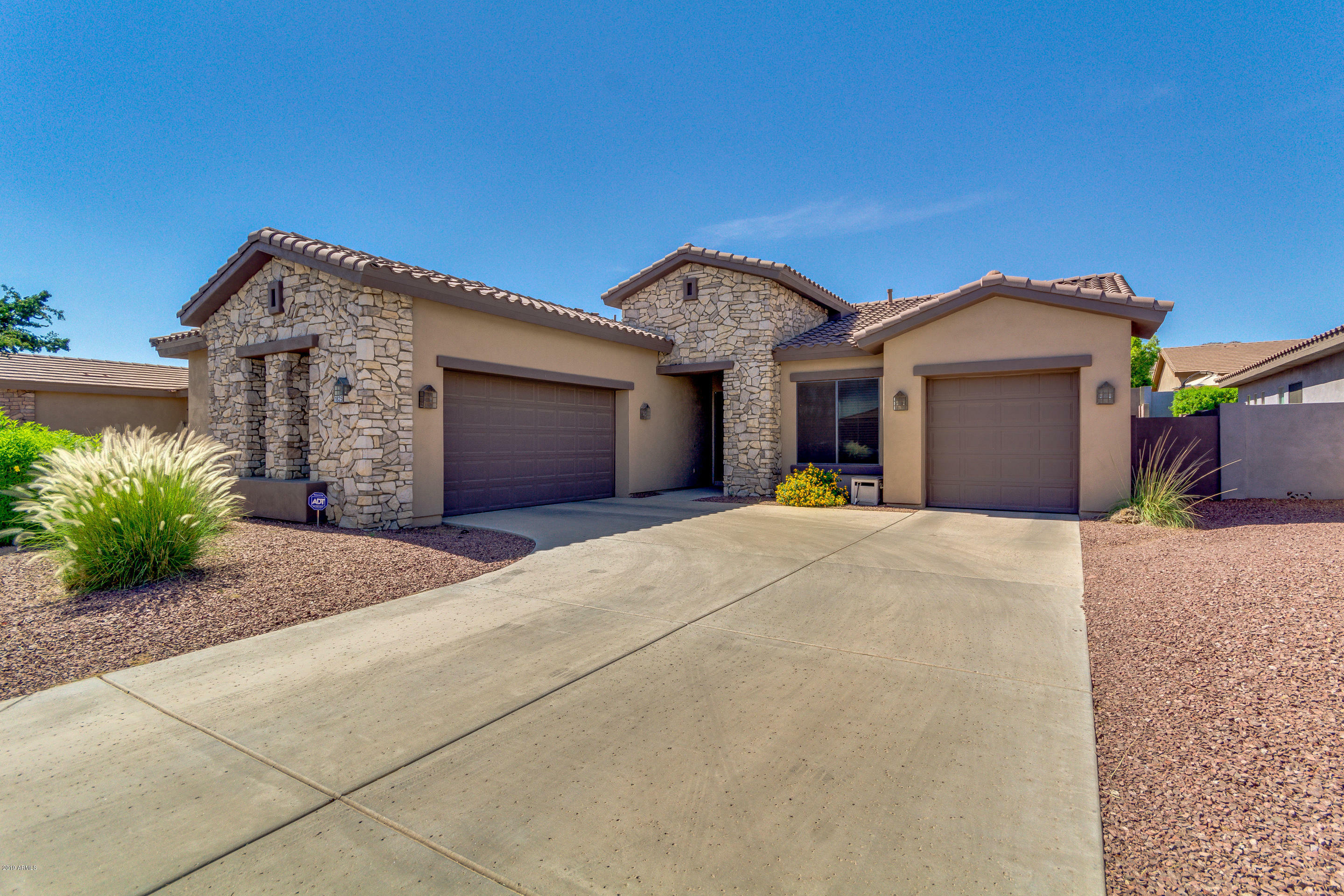 Property Photo:  1825 E Latona Road  AZ 85042 