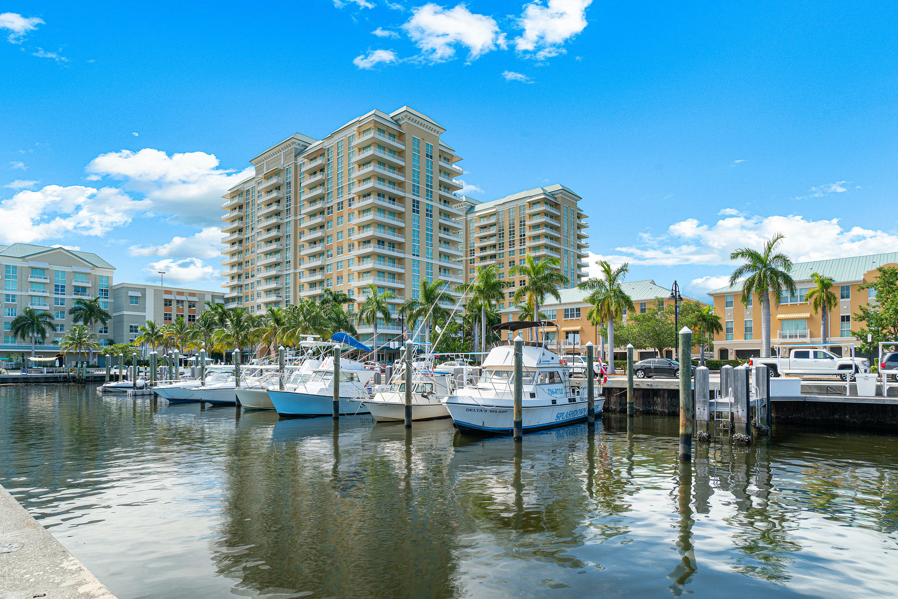 Property Photo: 625 Casa Loma Boulevard 702 FL 33435