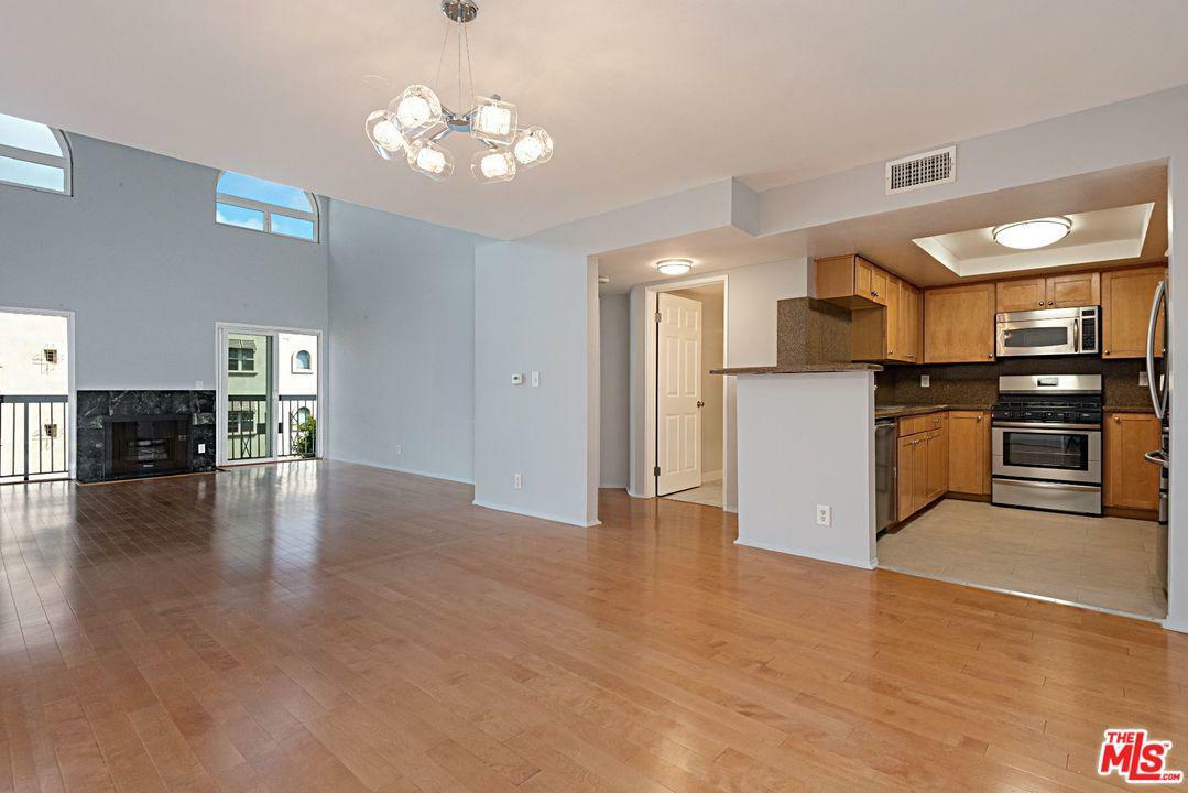 Property Photo: 1631 Federal Ave Ph2 CA 90025