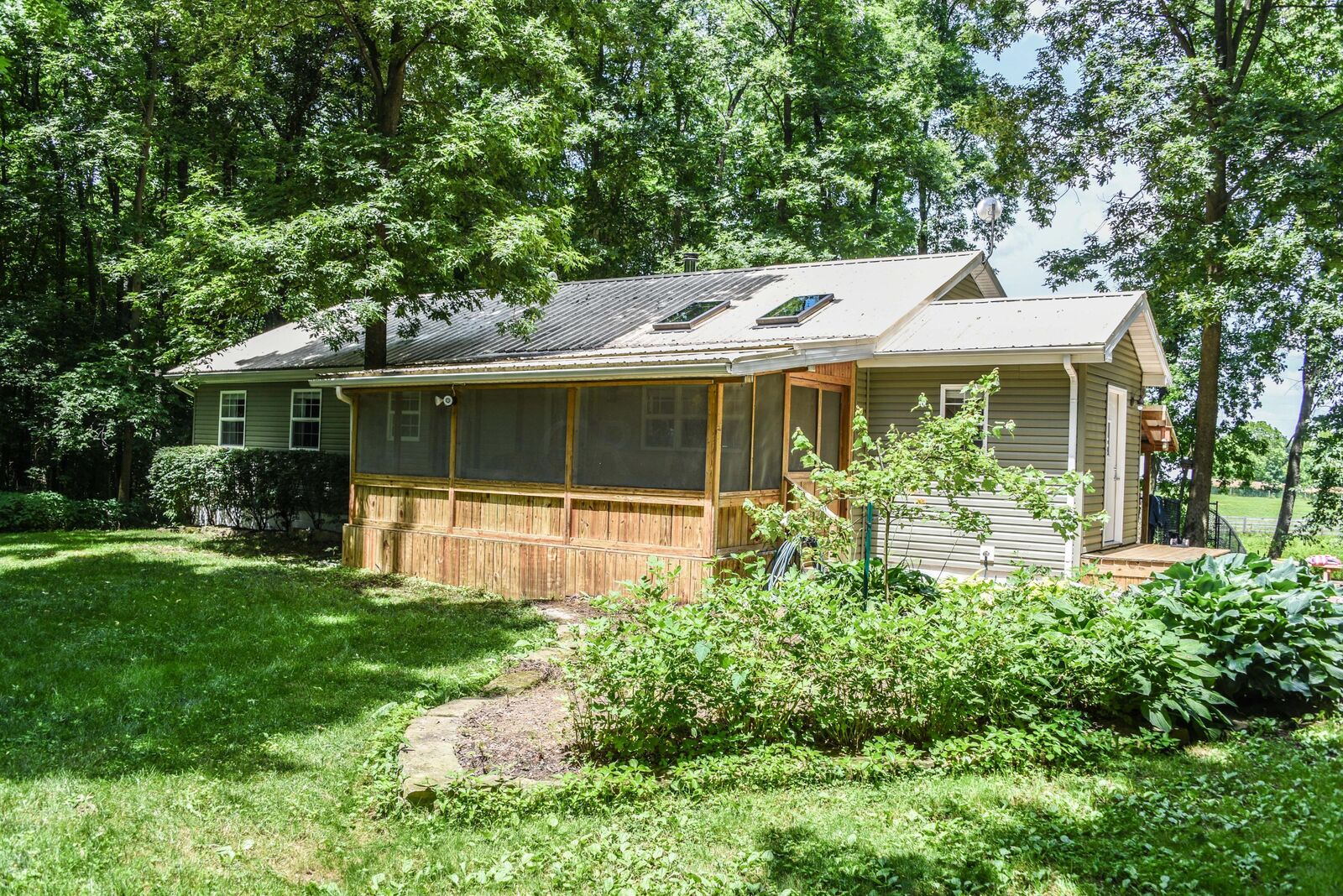Property Photo: 5091 Township Rd 121 OH 43338