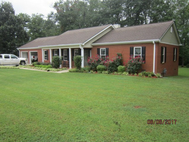 Property Photo:  218 Seven Oaks Drive  GA 30673 