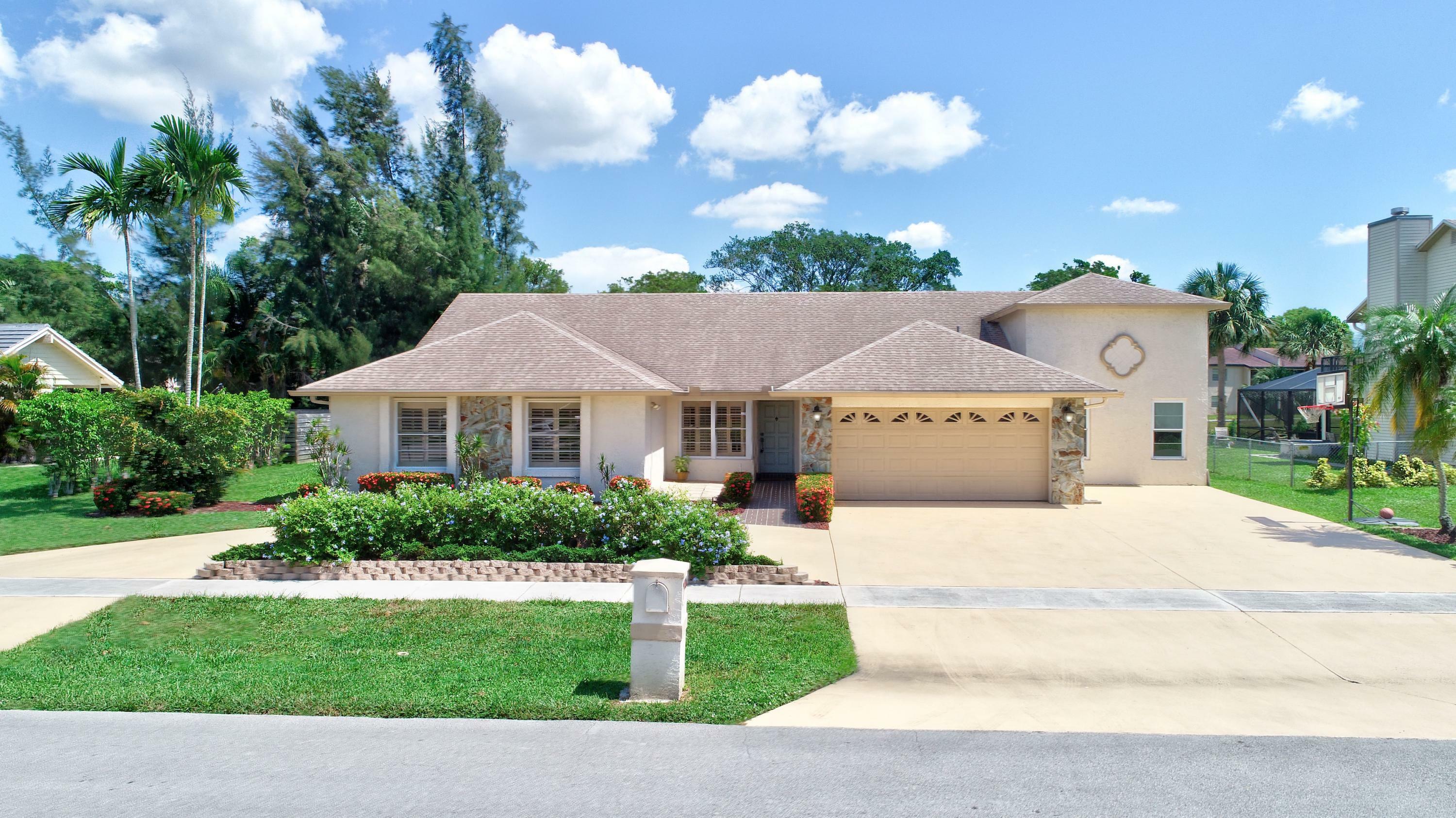 Property Photo: 9401 Old Pine Road FL 33428