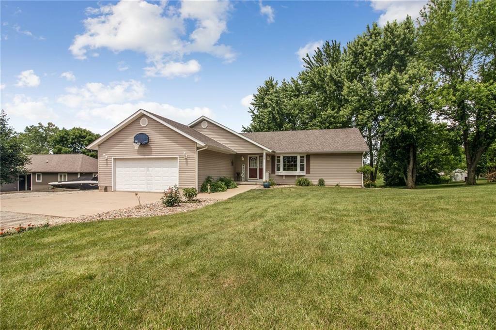 Property Photo:  117 Amsterdam Drive  IA 50219 