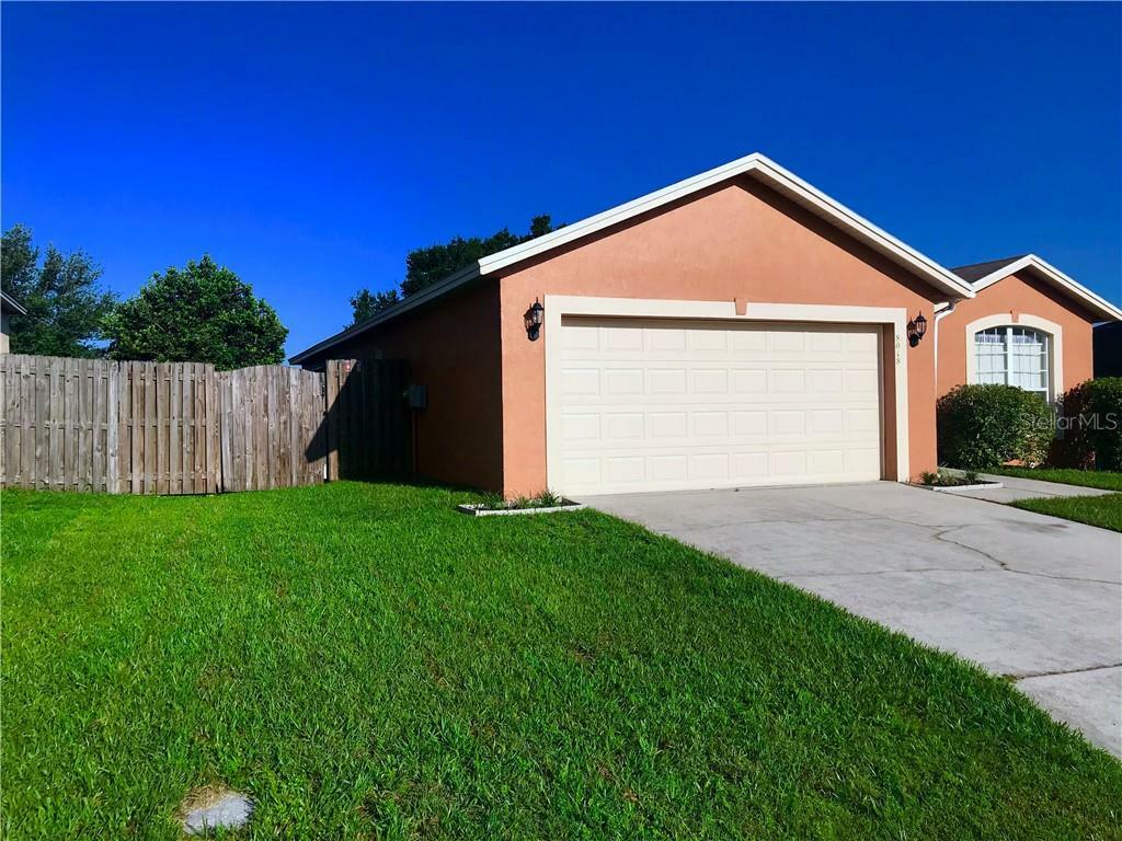 Property Photo:  8018 Ashley Pointe Drive  FL 33810 