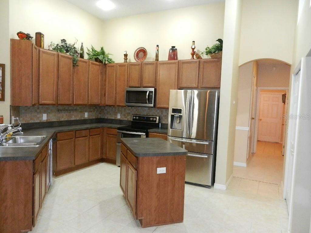 Property Photo:  2350 Rambling Oaks Way  FL 34746 