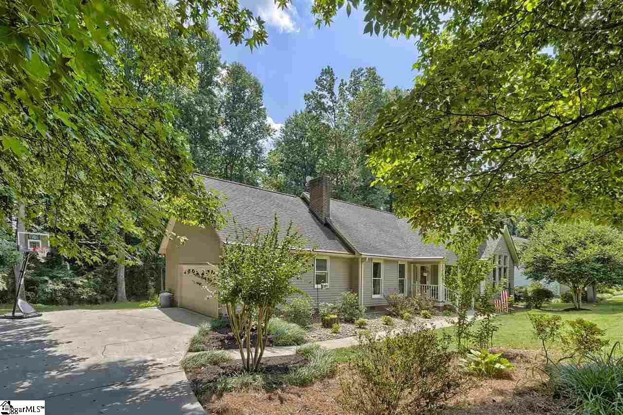 Property Photo:  401 Burdine Drive  SC 29640 