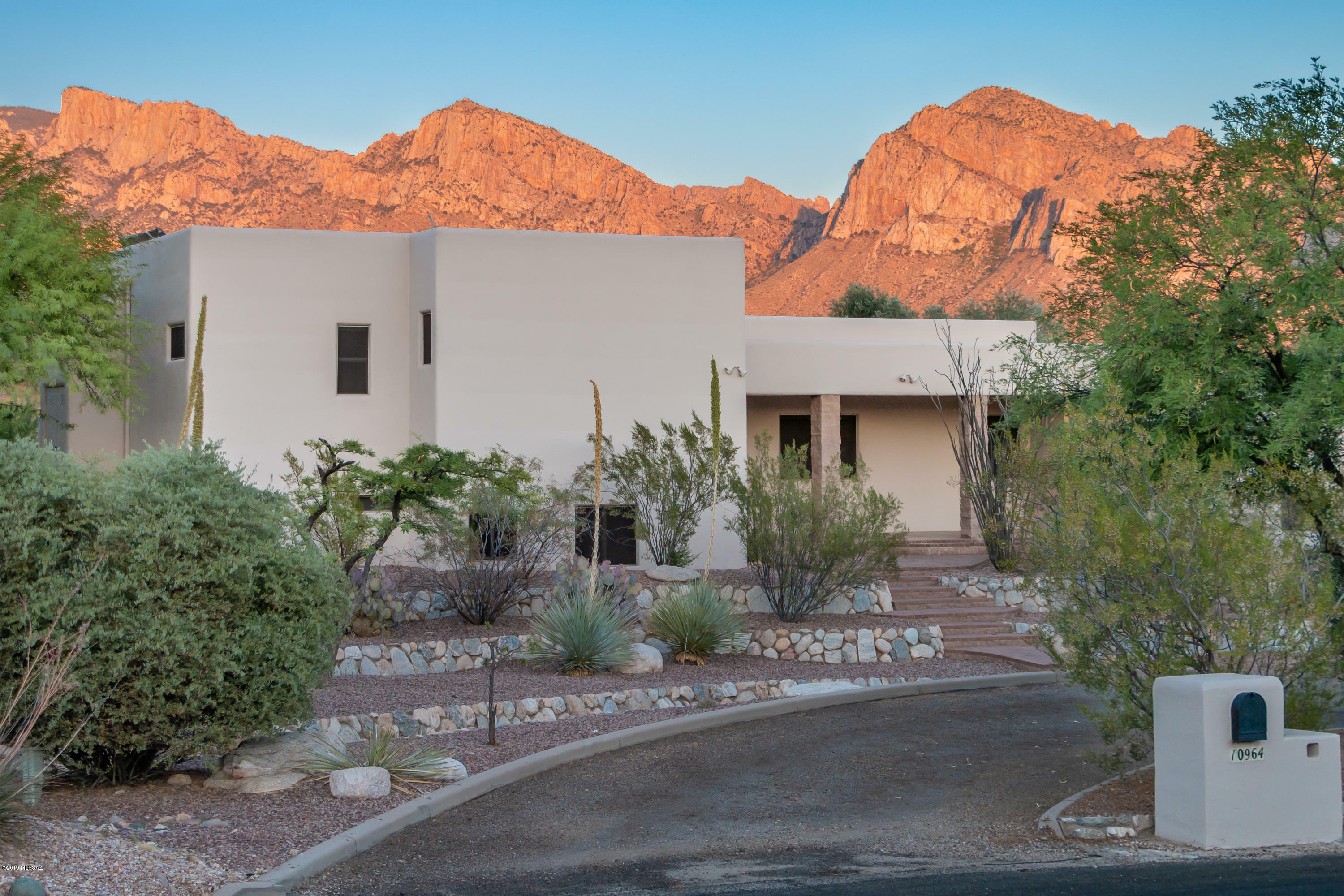 Property Photo:  10964 N Poinsettia Drive  AZ 85737 