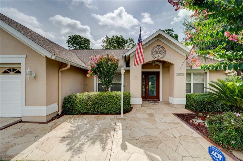 Property Photo:  14918 Rocky Ledge Drive  FL 33625 