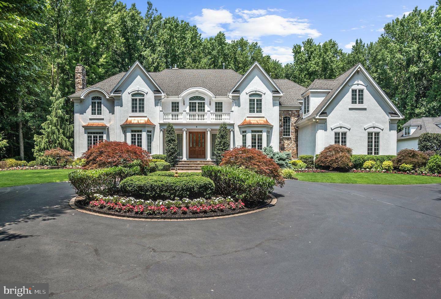 Property Photo: 6 Cobblestone Court NJ 08057