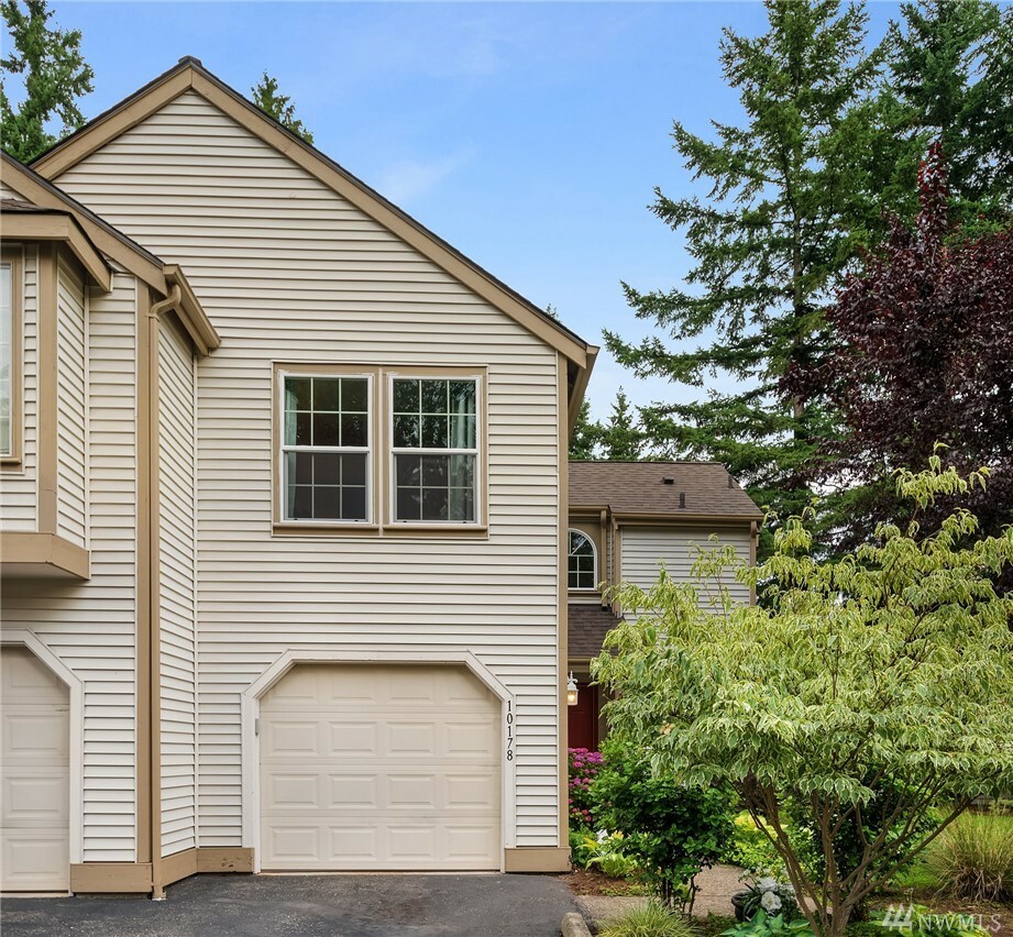 Property Photo: 10178 NE 135th Lane 37 WA 98034