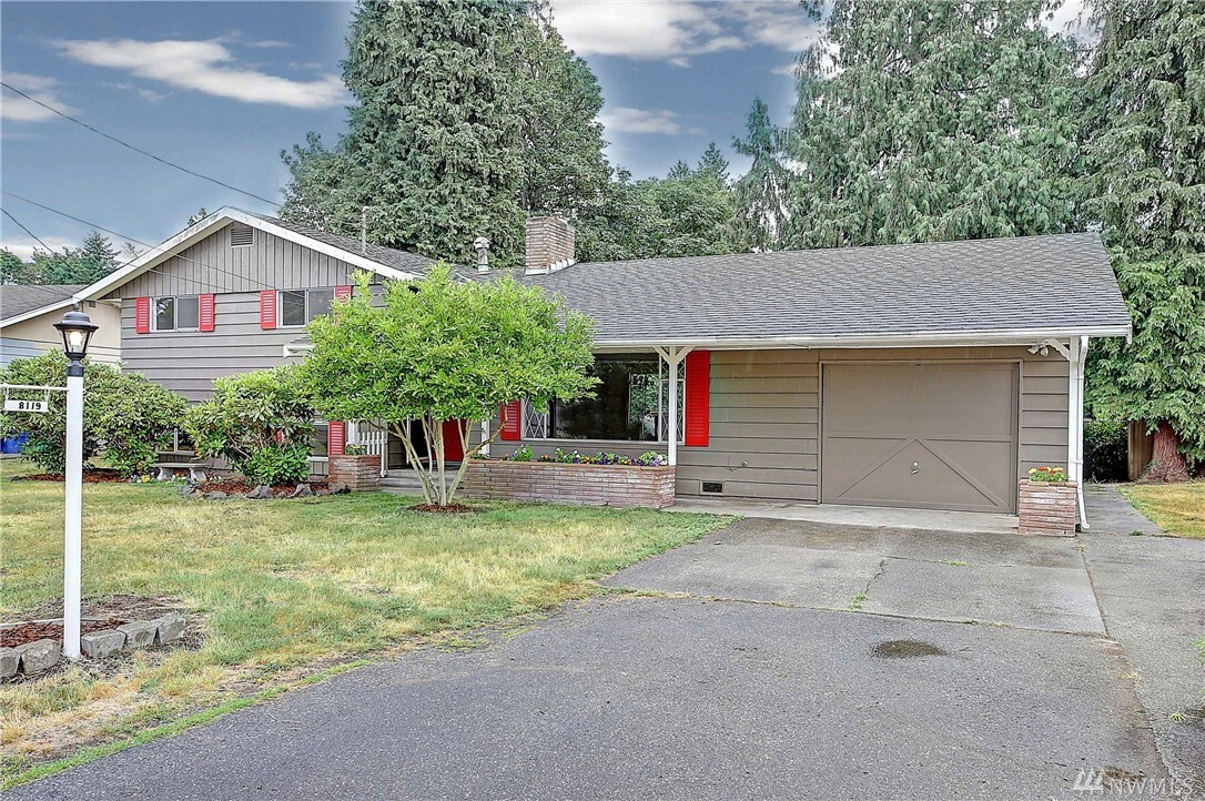 Property Photo:  8119 55th Ave NE  WA 98270 