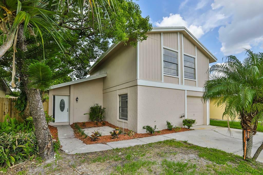 Property Photo:  4705 Grove Point Drive  FL 33624 